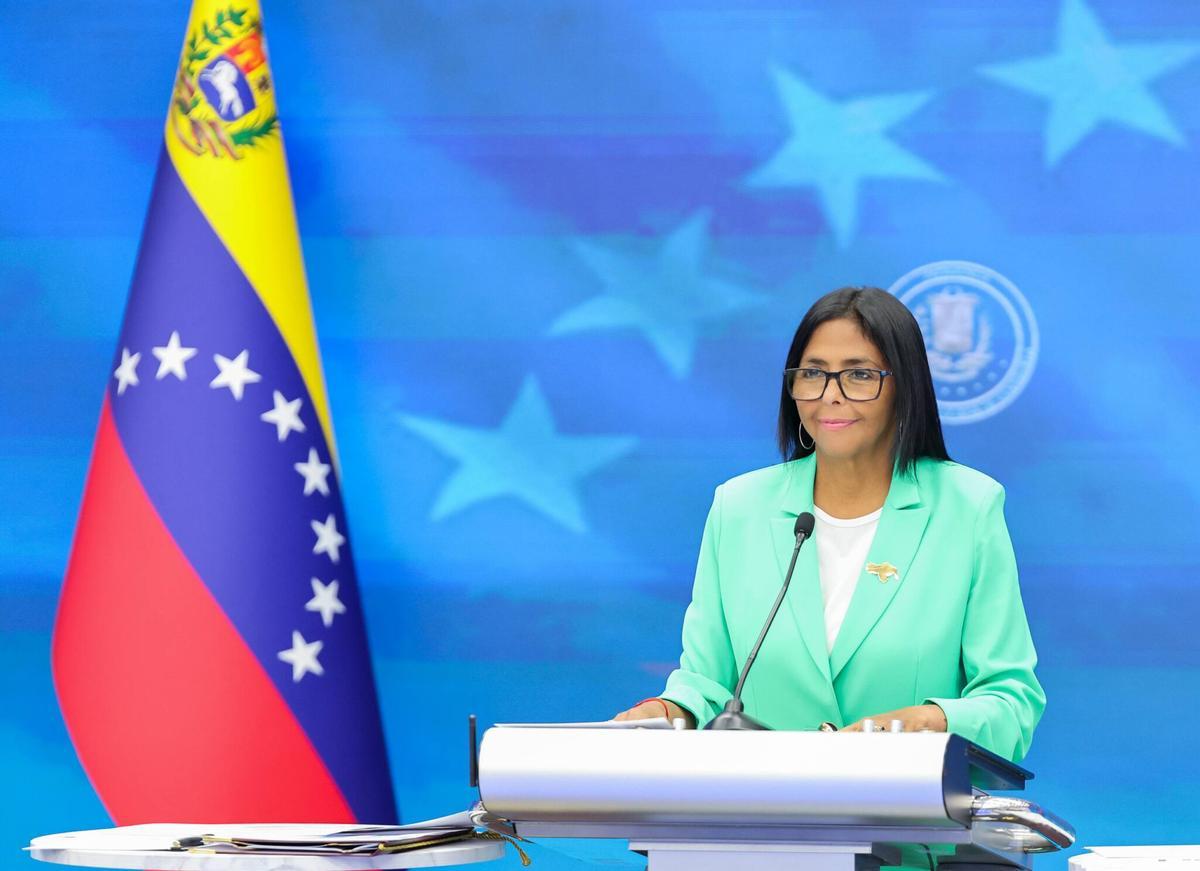 Delcy Rodríguez anuncia que incrementará los salarios el próximo 1 de mayo en Venezuela