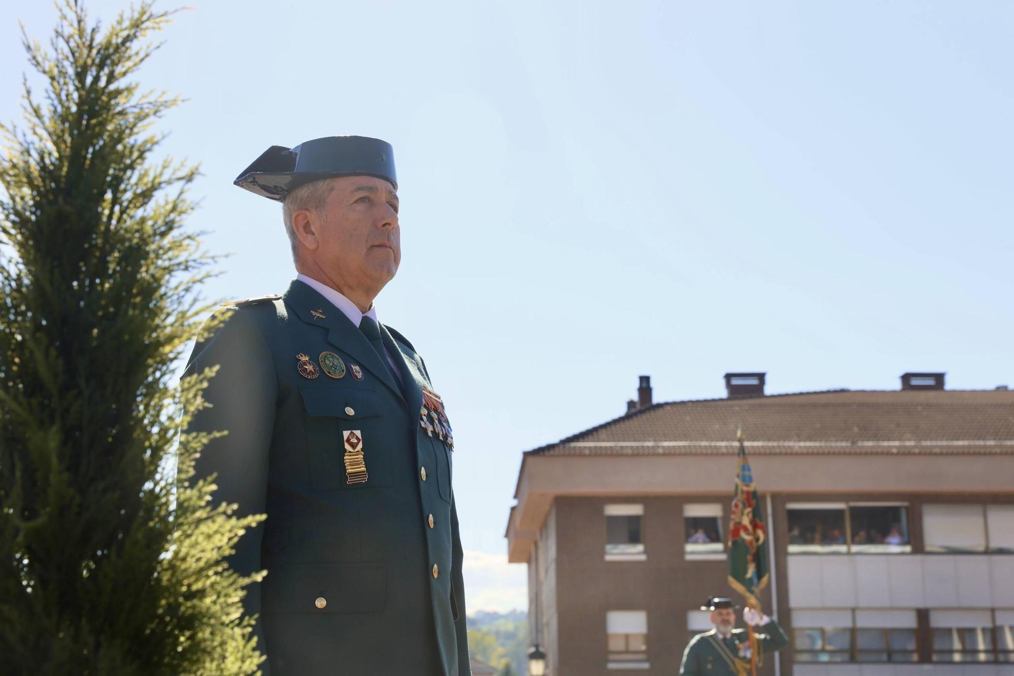 EN IMÁGENES: Desfile de la Guardia Civil en Oviedo por el día de la Hispanidad