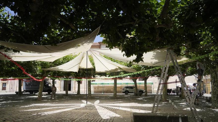 La Feria de la Cerámica y la Alfarería Popular de Zamora tributa un homenaje a Coomonte con la realización de un mural colaborativo