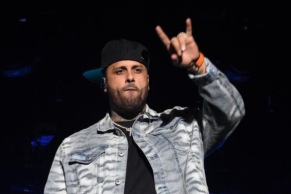 Nicky Jam, el rey del reguetón, hizo vibrar el Coliseum con sus ritmos latinos al son de su Íntimo Tour, con el que se encuentra recorriendo la escena nacional.