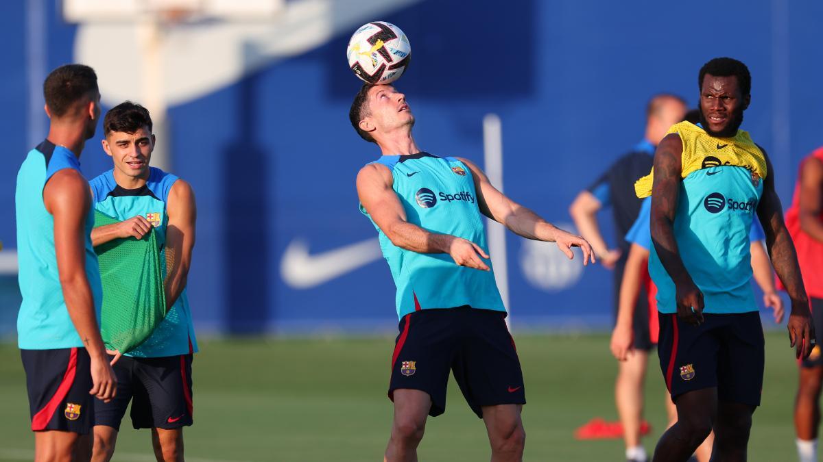 Último entreno para preparar el debut ante el Rayo