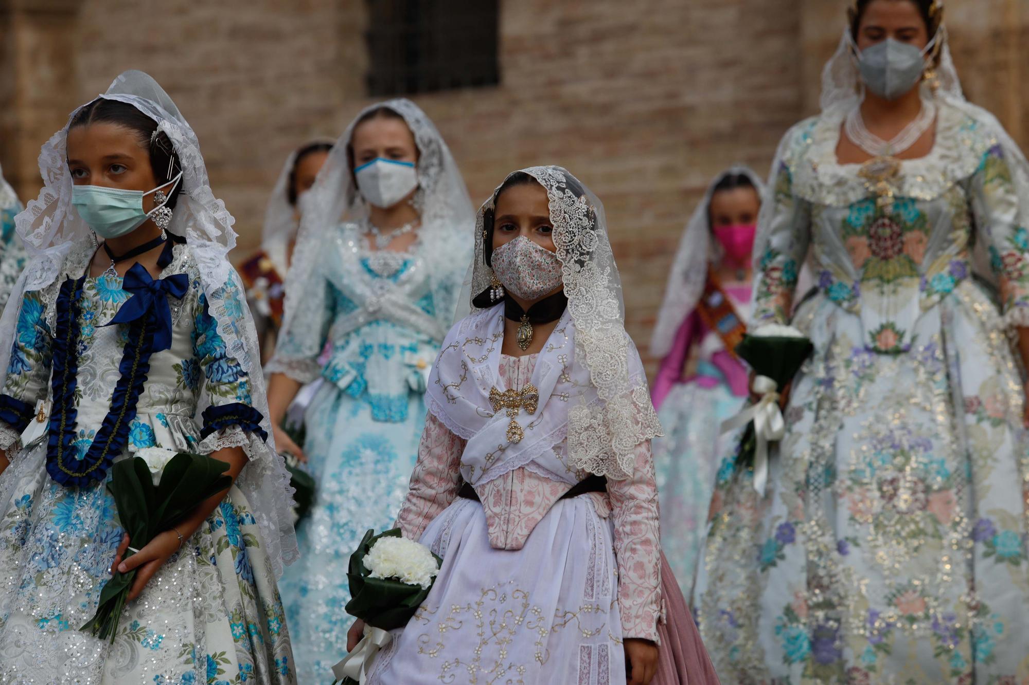 Búscate en el segundo día de Ofrenda por la calle del Mar (entre las 18.00 y las 19.00 horas).