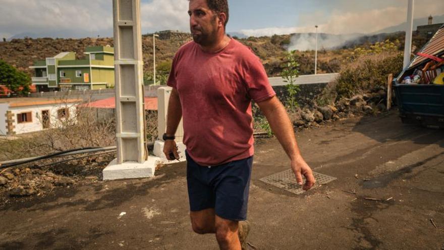 Desalojo de viviendas en La Palma debido a la erupción del volcán