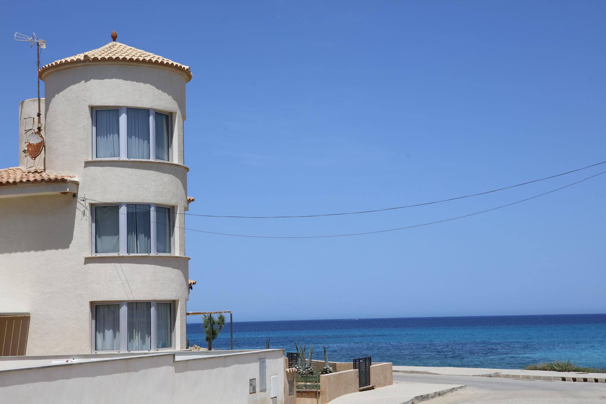 Son Serra de Marina auf Mallorca: Urlaubsfeeling am Naturstrand ohne Massenabfertigung