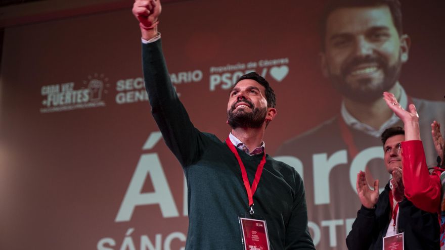 Nueva ofensiva de Cotrina al PP: &quot;Mientras se apropia de las banderas, la Diputación de Cáceres arregla los cuarteles&quot;
