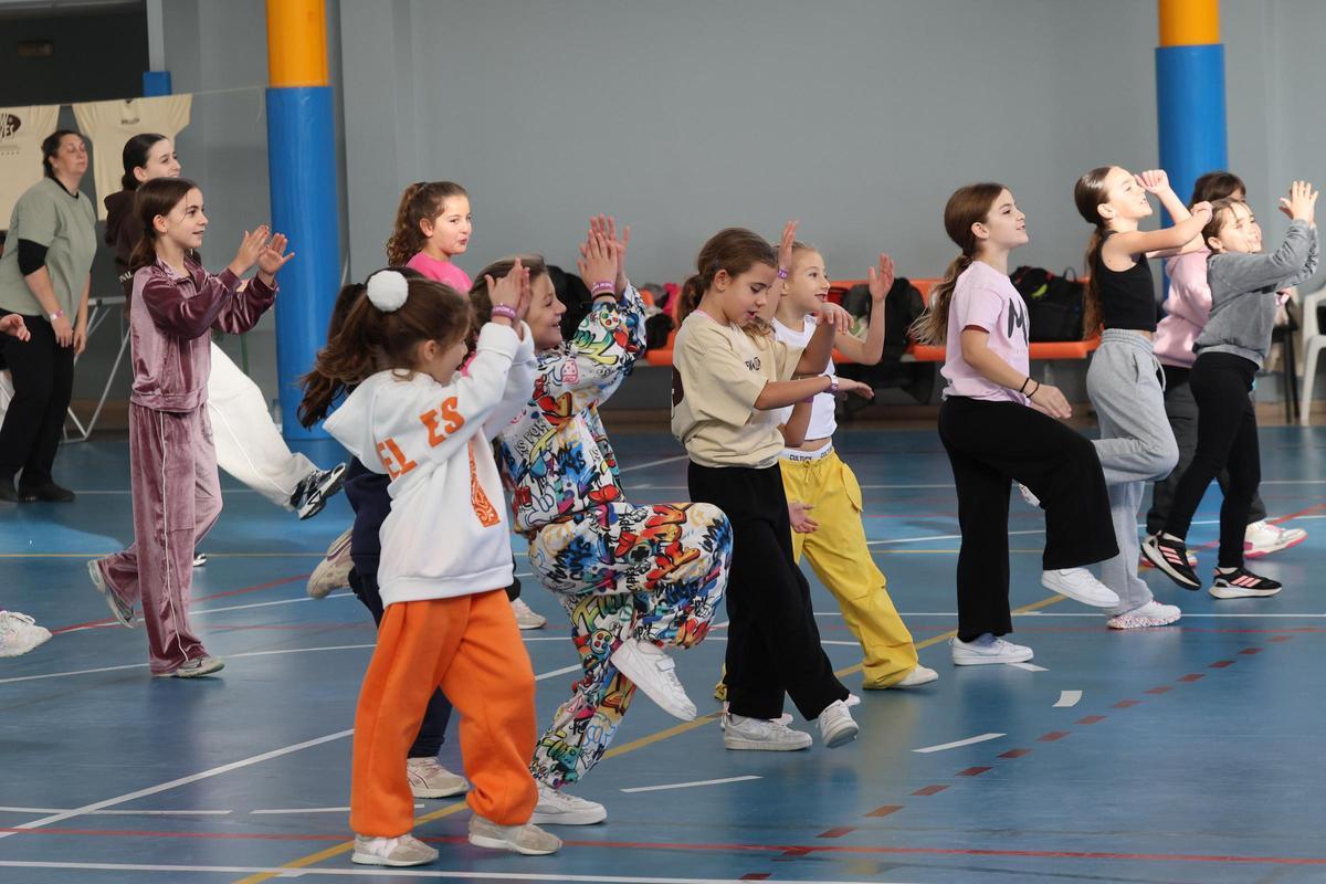 Todas las imágenes del taller de danza moderna a beneficio de Ibiza IN Todas las imágenes del taller de danza moderna a beneficio de Ibiza IN