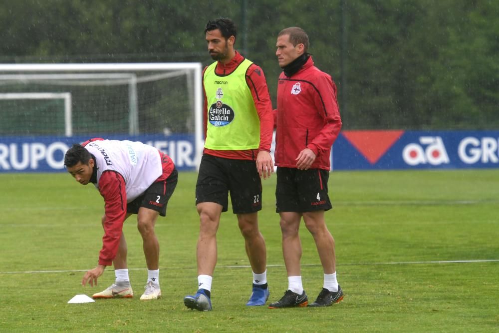 El técnico José Luis Martí programa una sesión de una hora de duración con el objetivo de dosificar las fuerzas de sus futbolistas.