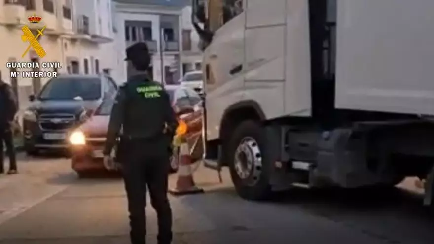La Guardia Civil sigue trabajando para garantizar el suministro de alimentos