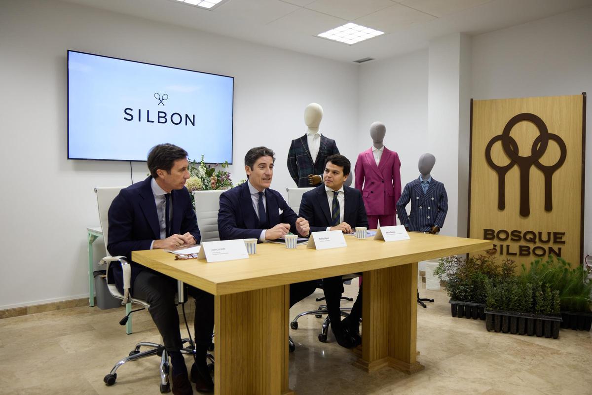 Juan Jurado, Pablo López y Aecio Dantas en la presentación de Silbon.