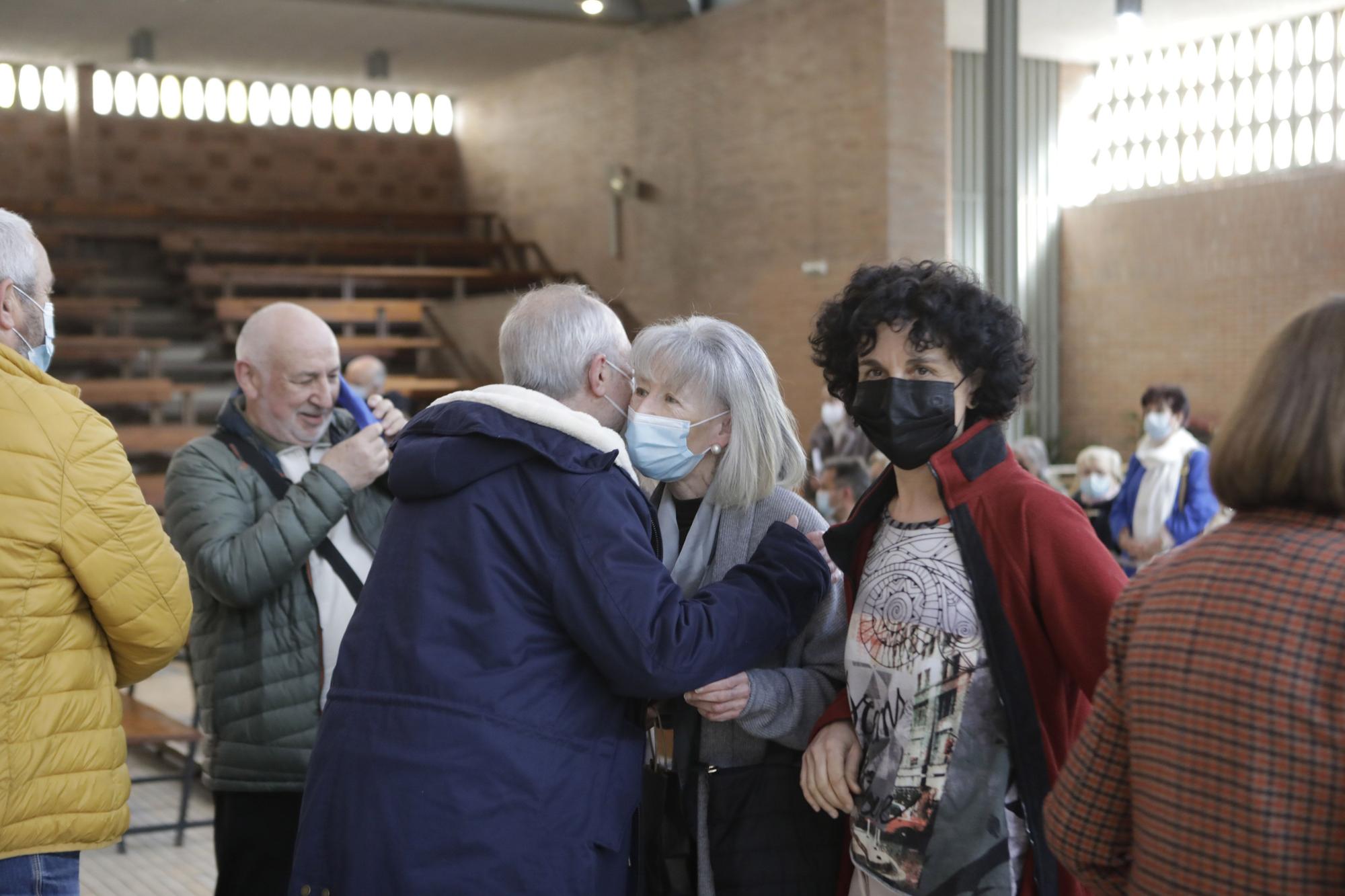 La iglesia de La Argañosa acogió el funeral por el historiador David Ruiz