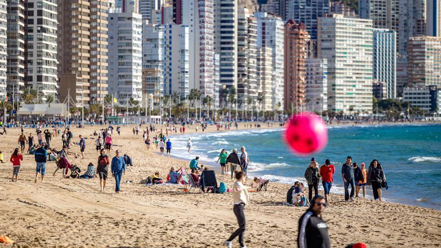 El turismo nacional en Alicante vuelve a crecer y supera los 7.770.000 visitantes anuales