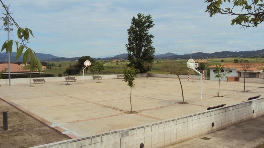 Part de la plaça actual amb la pista