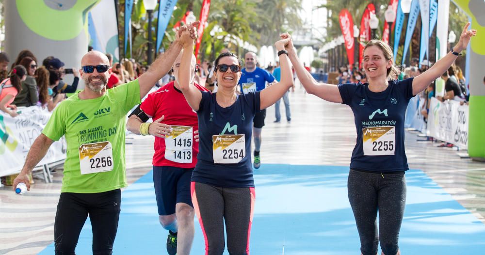 Hamid se adjudica el Medio Maratón de Alicante.