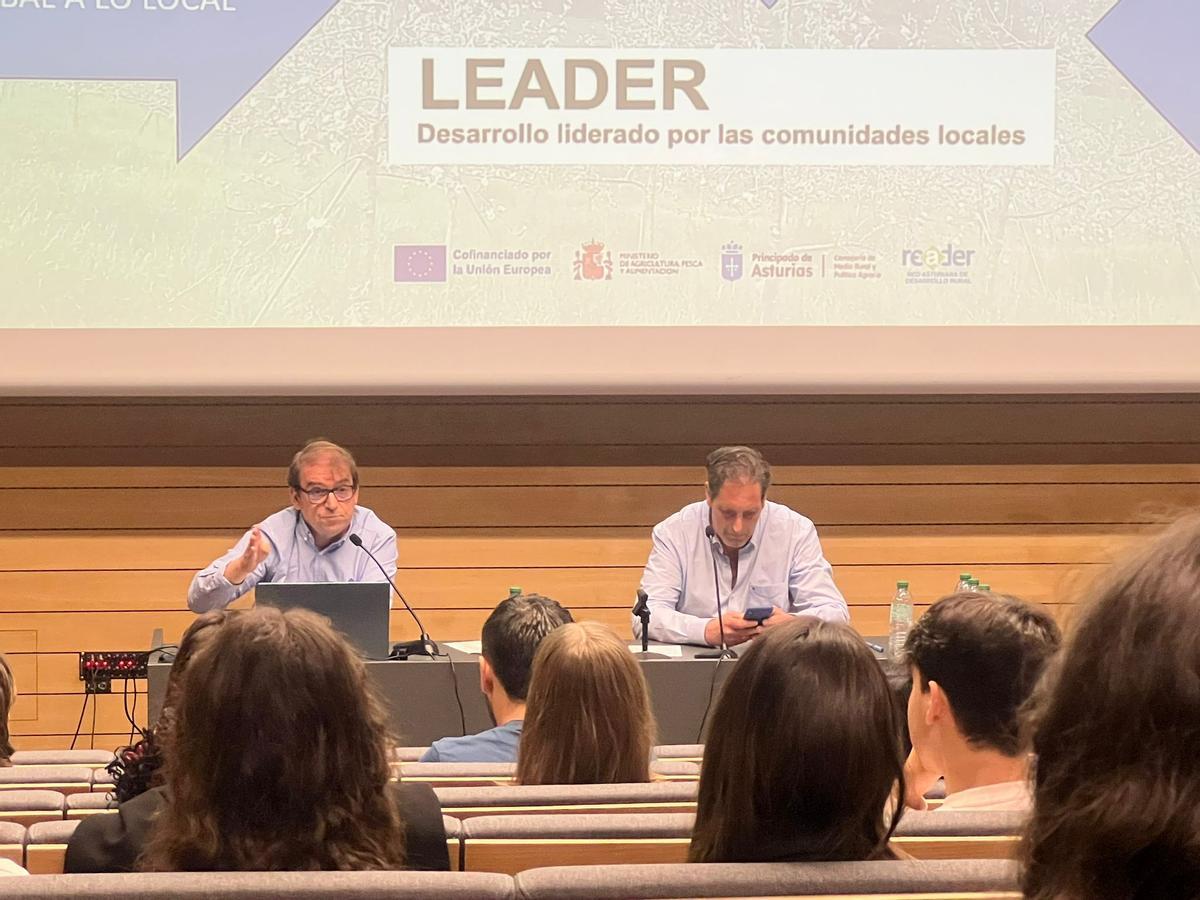 La jornada "Emprendiendo hacia el futuro" del IES Número 1 de Gijón, en imágenes