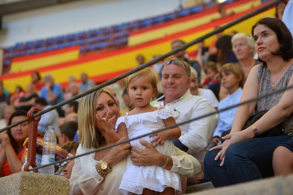 Los recortadores dan paso a la primera tarde de toros con Ferrera, "El Juli" y Roca Rey.