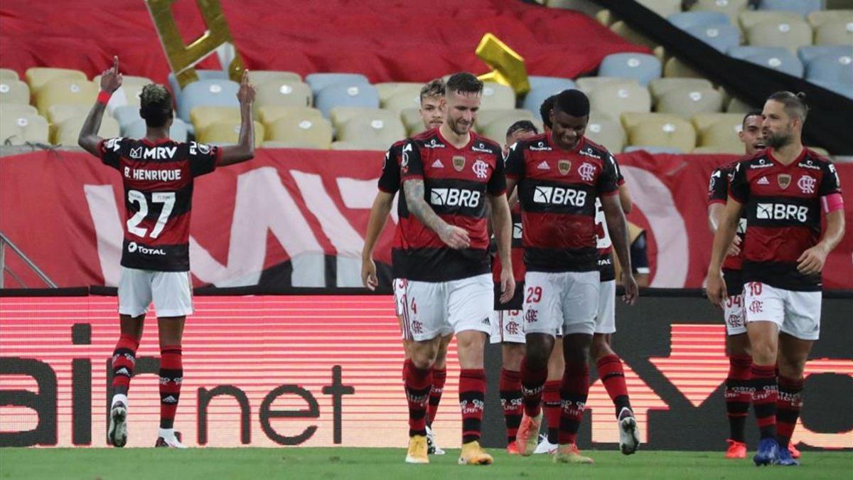 El Sao Paulo goleó al Flamengo y le impidió asumir el liderato