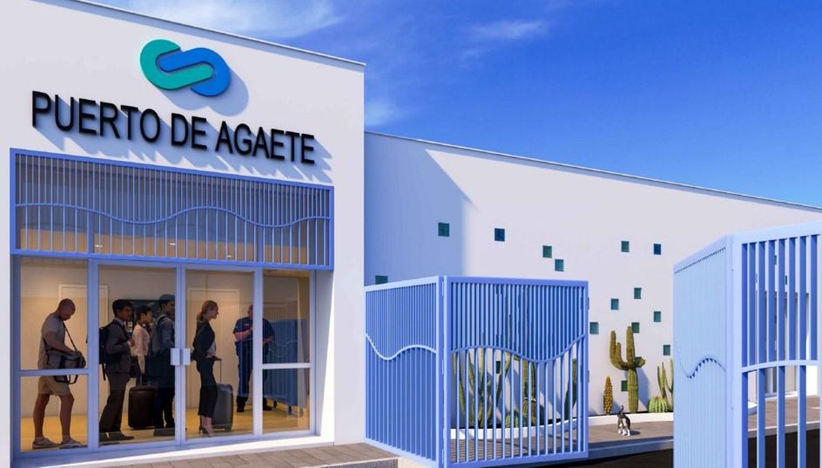 Vallado exterior de la terminal de viajeros del puerto en Agaete.