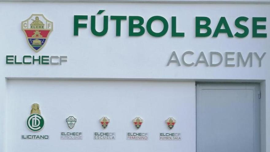 Imagen de la nueva fachada de la oficina de fútbol base