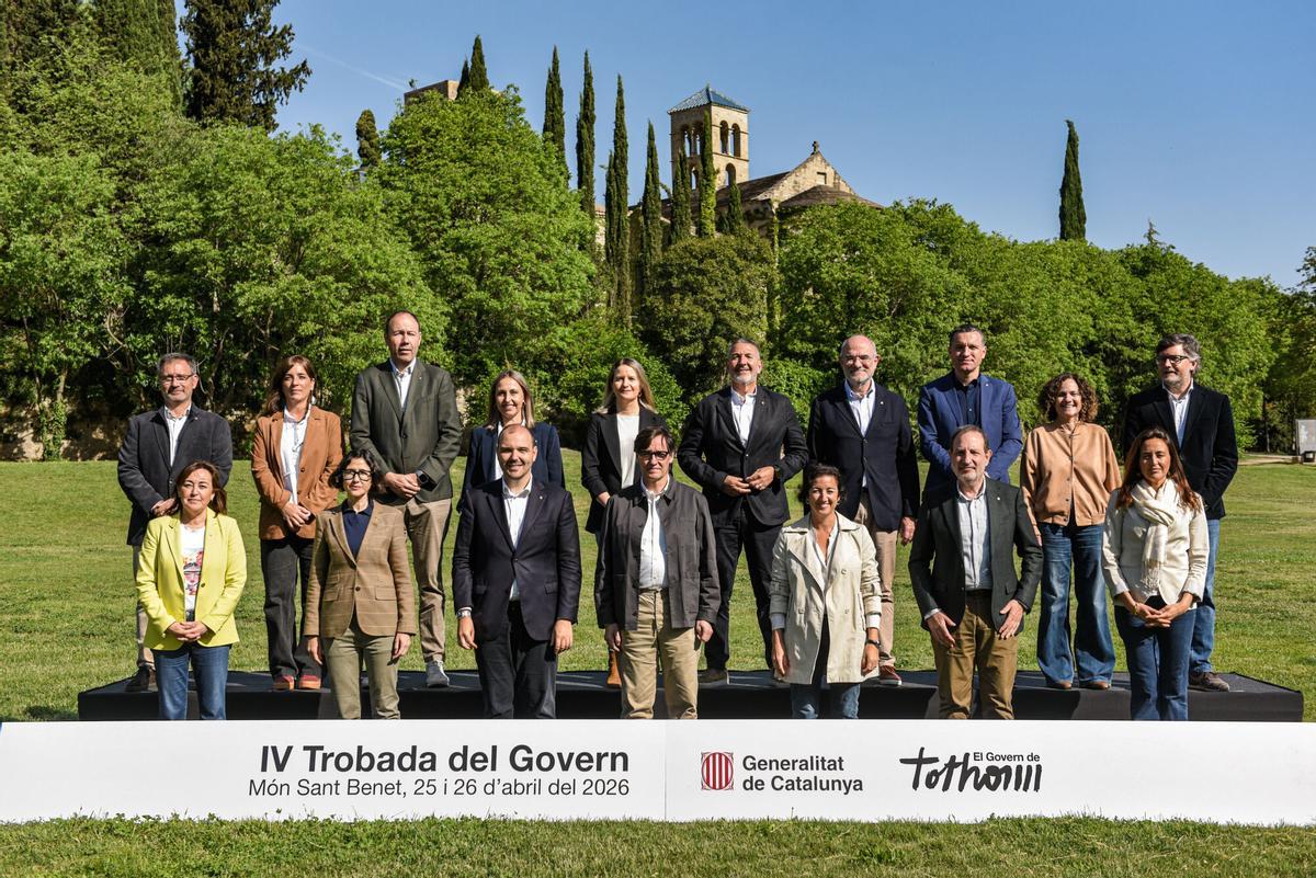 El president de la Generalitat, Salvador Illa, con todos sus consellers en la cita en el Món Sant Benet de este fin de semana