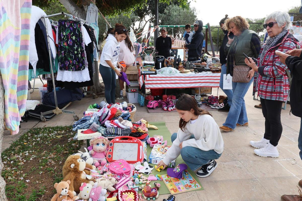Galería de imágenes: feria de artículos de segunda mano en Jesús