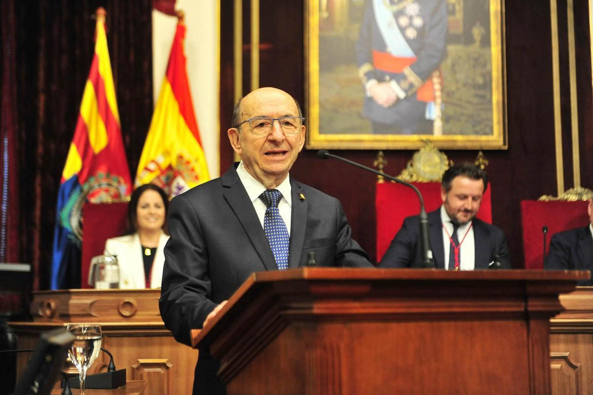 Fernando García Fontanet, durante su discurso tras recibir el nombramiento como Hijo Adoptivo de Elche