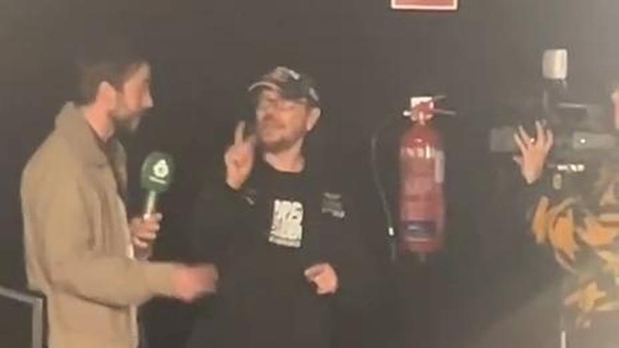 Santiago Segura aparece por sorpresa en un cine de Madrid en el estreno de 'Torrente, presidente'