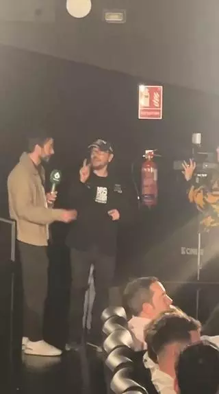 Santiago Segura aparece por sorpresa en un cine de Madrid en el estreno de 'Torrente, presidente'