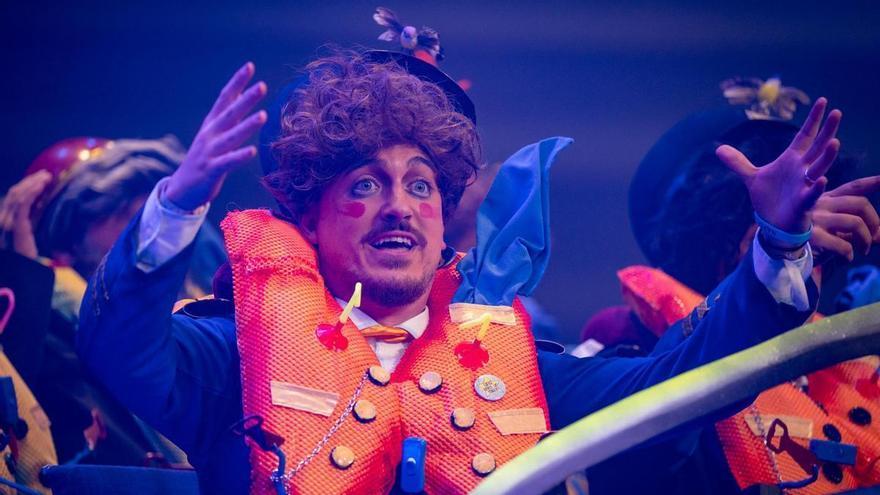 "Pregúntale a los muertos si se vivió mejor con Franco": el carnaval de Cádiz lanza un mensaje a los jóvenes sobre memoria histórica