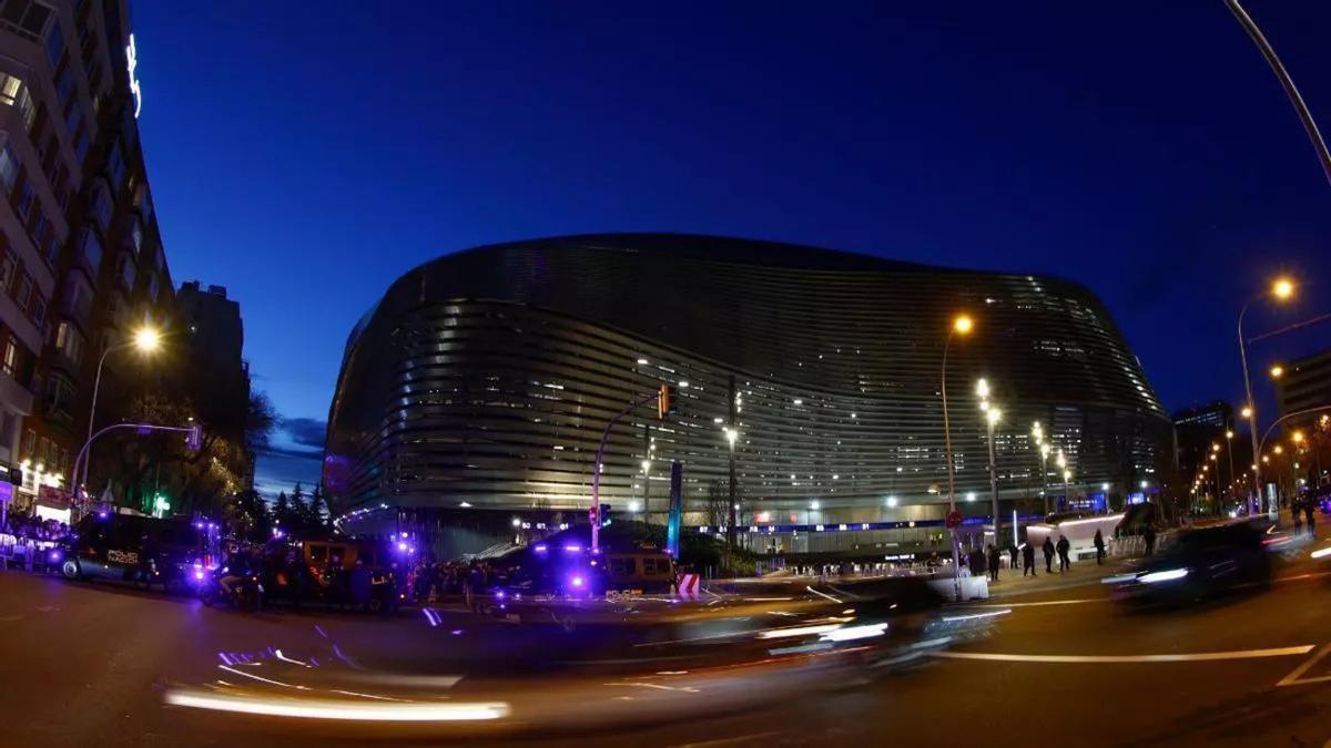 Exterior del estadio Santiago Bernabéu