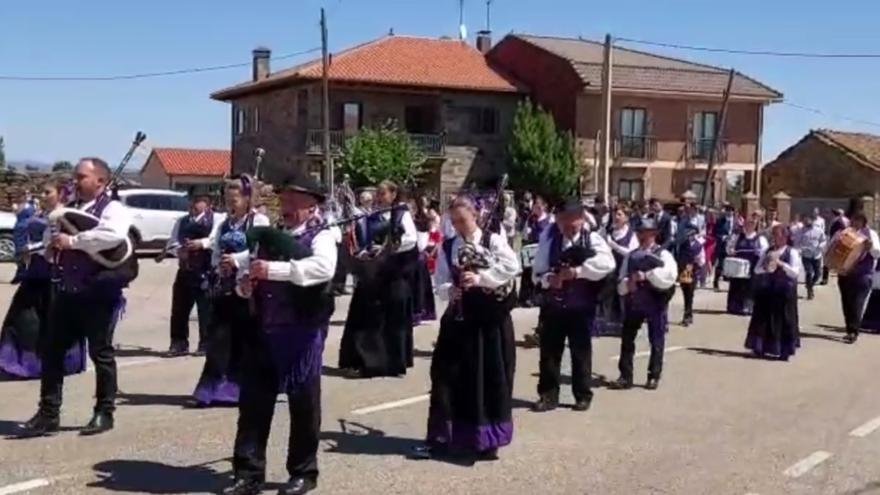 VÍDEO | Procesión en Villardeciervos