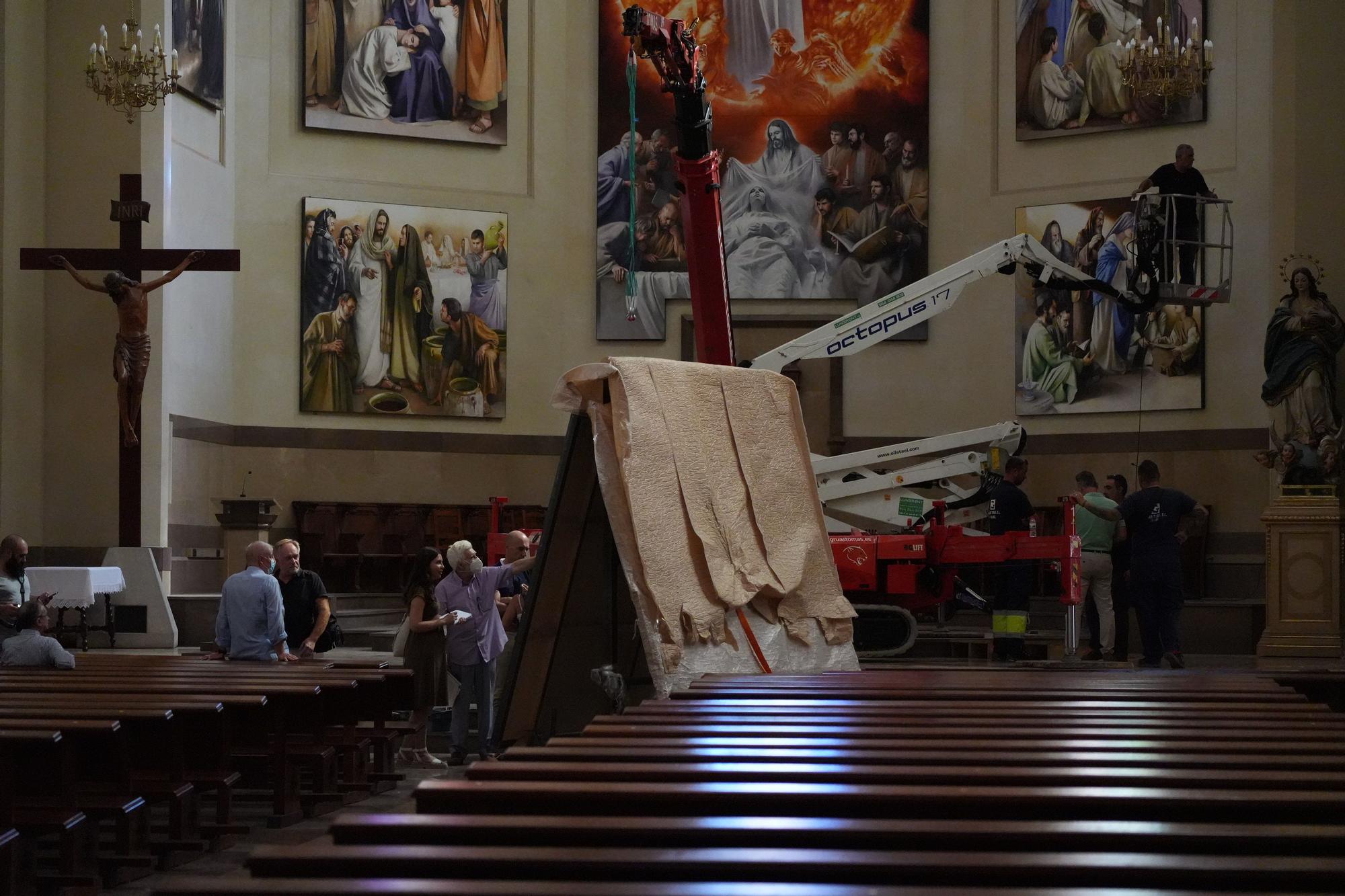 Los 2 últimos cuadros de Traver Calzada completan el retablo de la Concatedral de Santa María