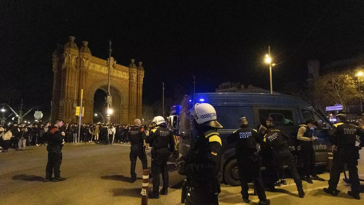 Cinco detenidos en Barcelona tras un encuentro de 'therians' que acaba con incidentes