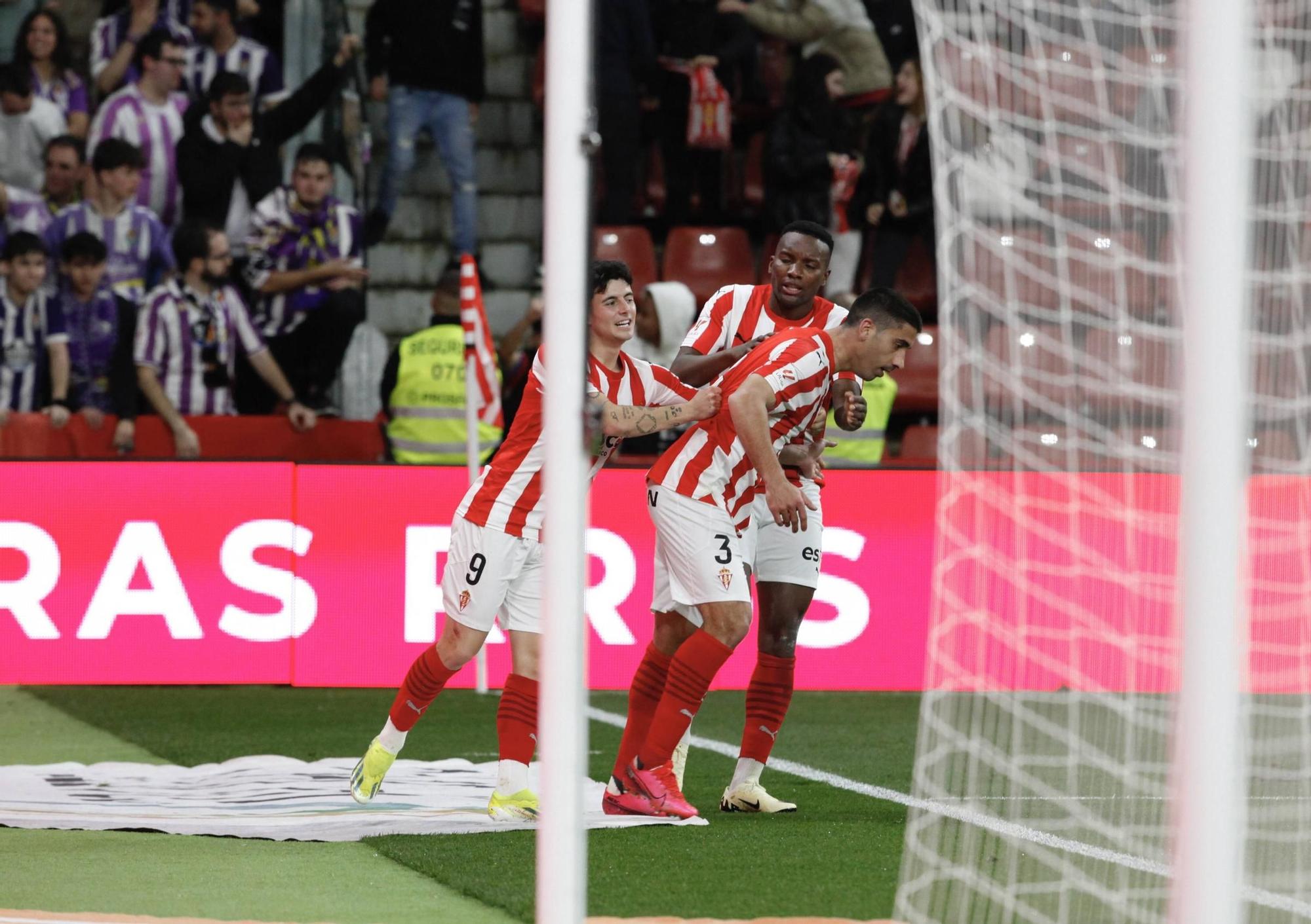 EN IMÁGENES: Partido en El Molinón entre Sporting y Real Valladolid