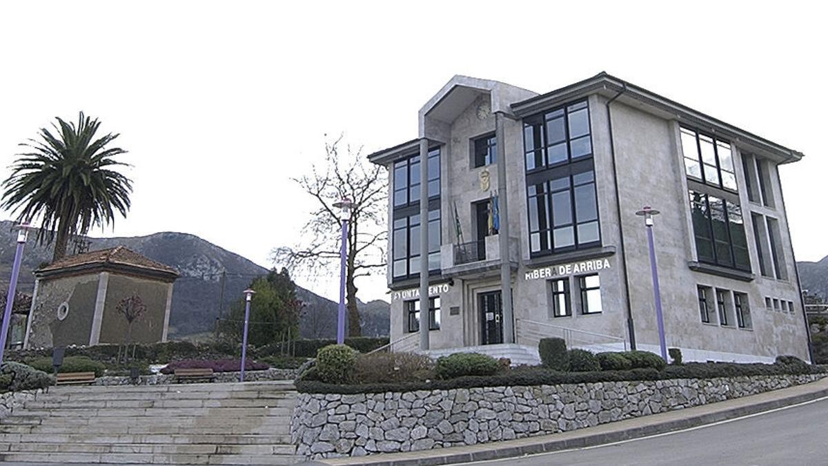 El Ayuntamiento de Ribera de Arriba.