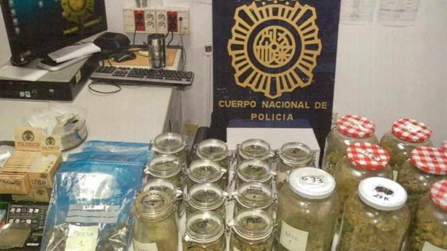 El incumplimiento del estado de alerta delata a un punto de venta de droga en Zaragoza
