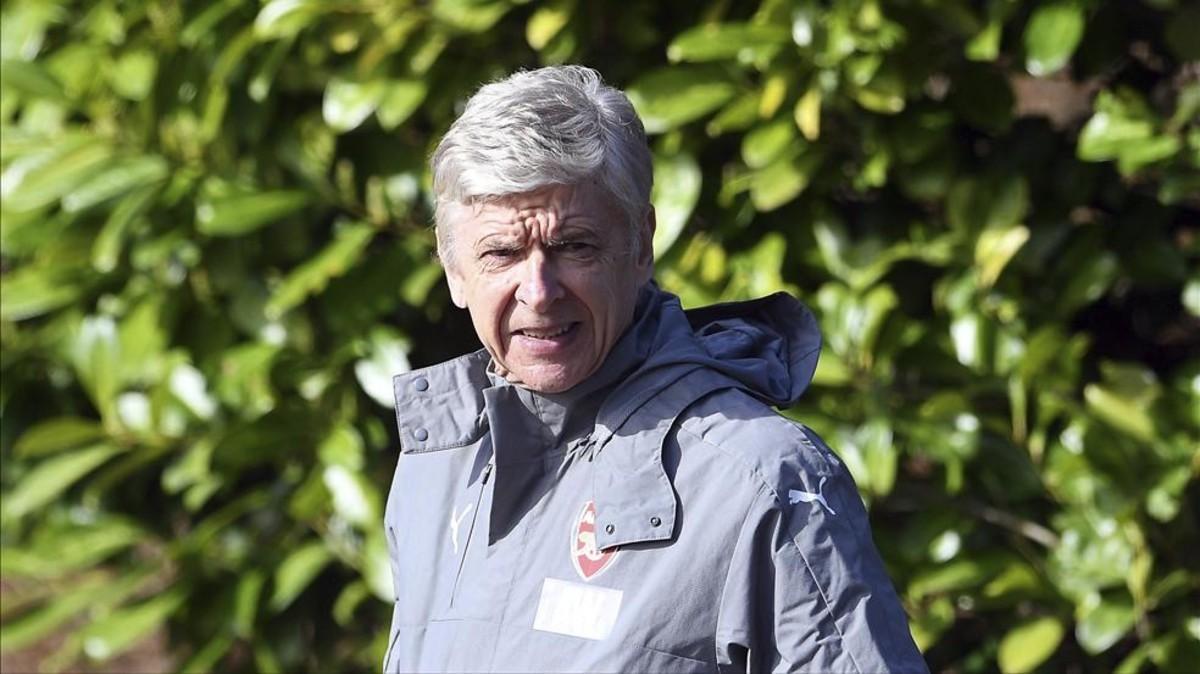 Arsene Wenger denies training ground fall-out with Alexis Sanchez