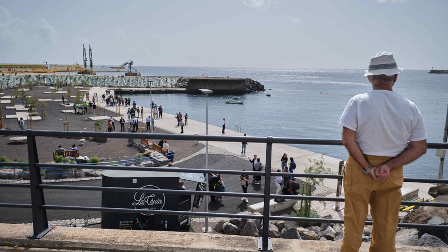 Nueva Canarias reclama los servicios básicos prometidos en la zona de baño de El Bloque