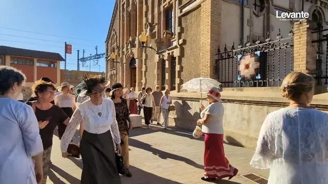 La Fira Modernista de Carcaixent se rinde al talento musical del Mestre Vert