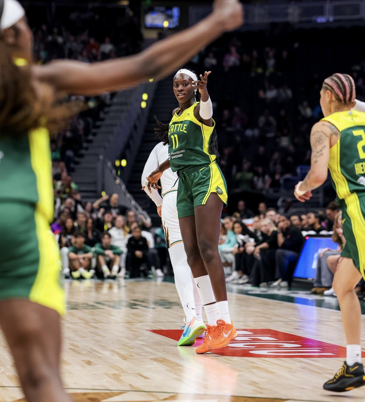 Awa Fam, jugadora de Seattle Storm