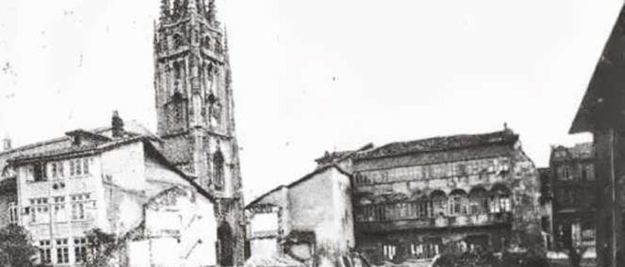 Demolición de la manzana de casas ante la Catedral, en el año 1931 (archivo de Juan Santana).