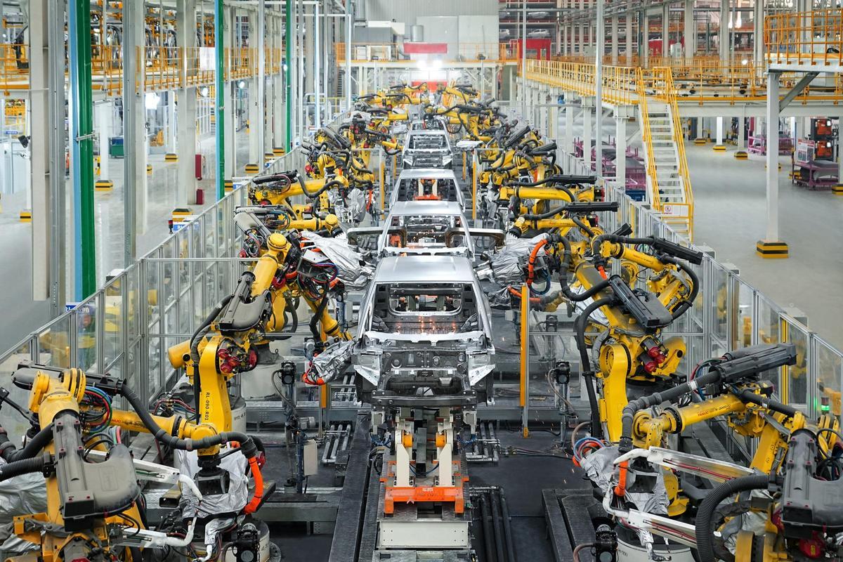 Planta de producción robotizada de BYD en China.