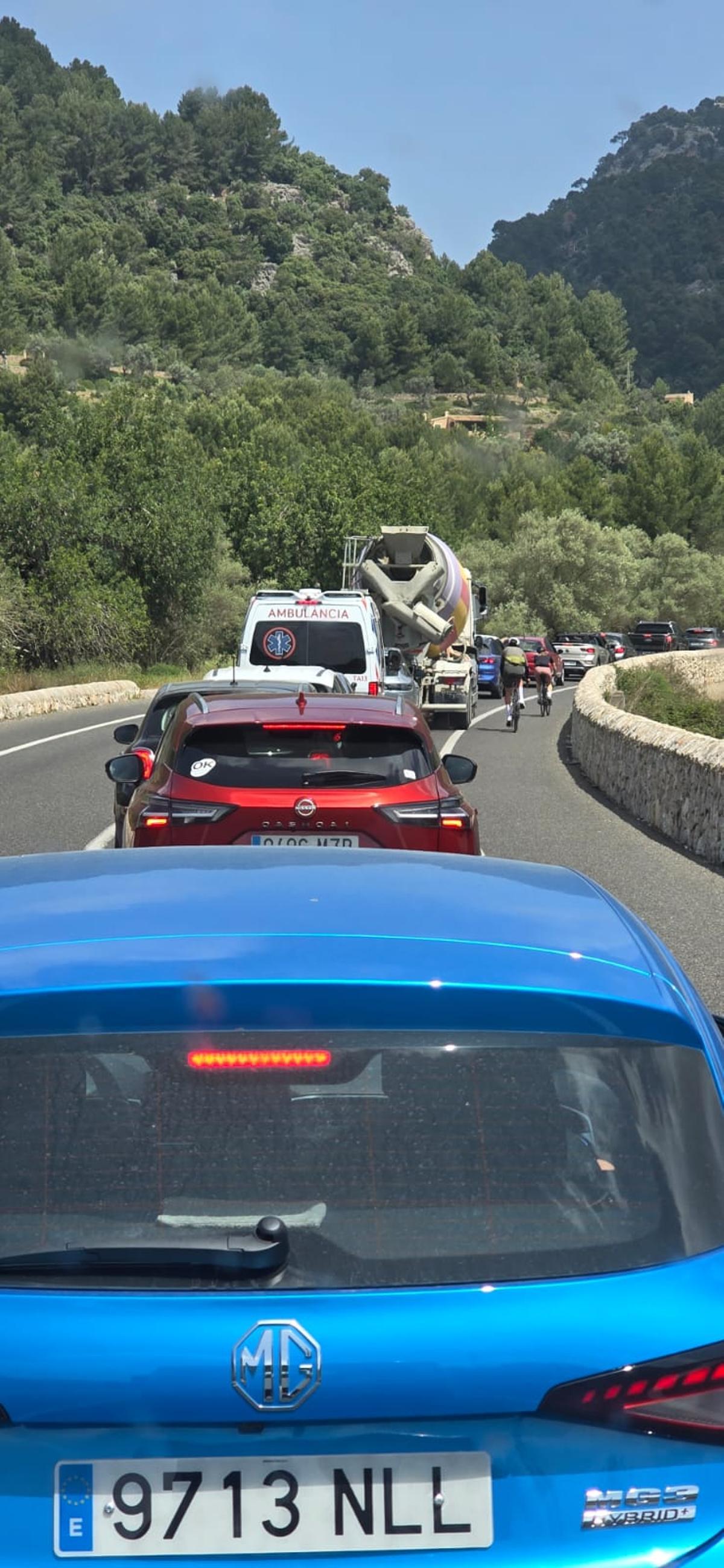 Largas retenciones de camino a Sóller