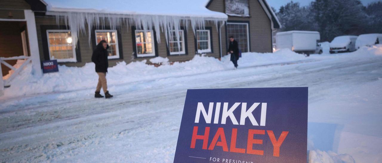 Acto de campaña de la candidata presidencial republicana, ex embajadora de la ONU, Nikki Haley, en el Thunder Bay Grille de Davenport, Iowa.