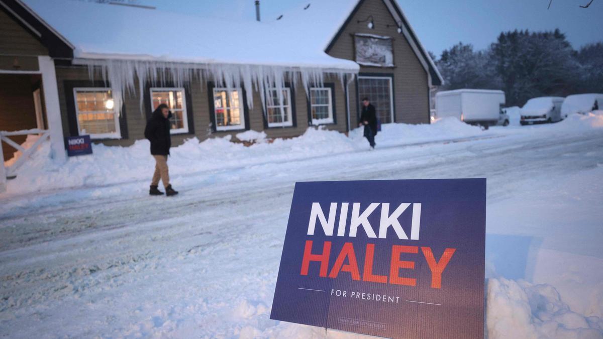 Acto de campaña de la candidata presidencial republicana, ex embajadora de la ONU, Nikki Haley, en el Thunder Bay Grille de Davenport, Iowa.