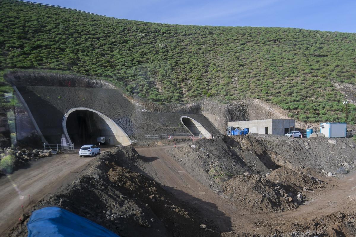 Visitas a las obras de la carretera de La Aldea