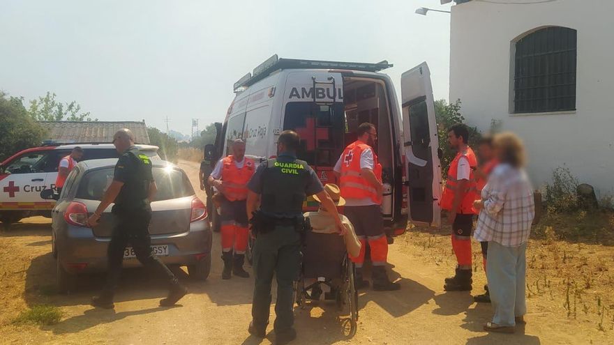 Desalojan varias parcelas por el fuego de nivel 1 en Sancha Brava