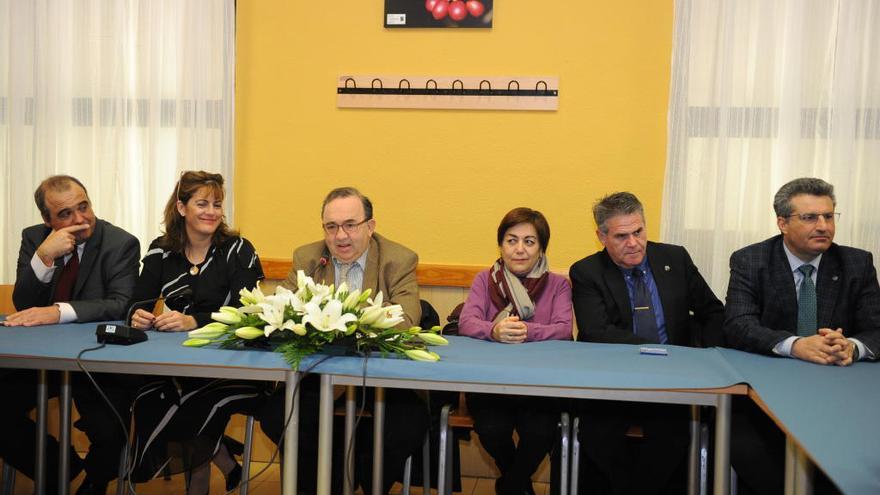 El rector José Orihuela celebró ayer un desayuno con los medios acompañado de parte de su equipo rectoral, en  el que hizo balance de los casi 3 años al frente de la UMU.