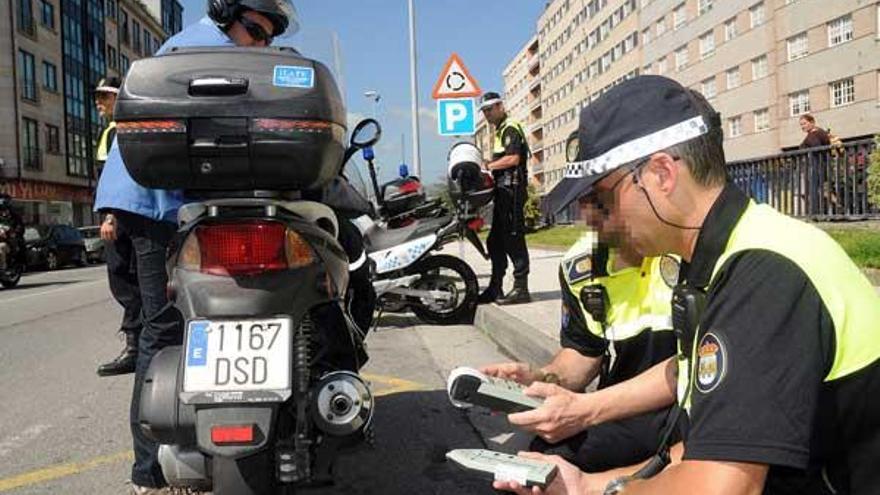 Controles de la Policía Local para detectar  a las motos ruidosas