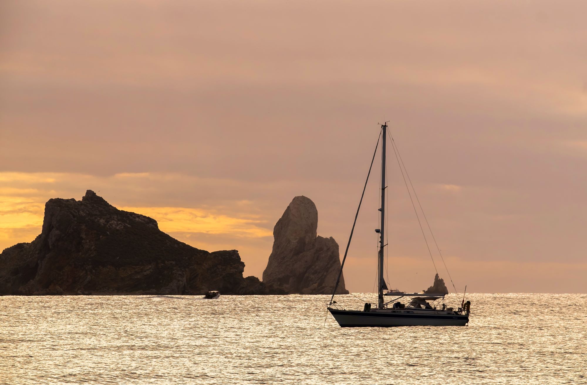 Las Islas Medas al atardecer