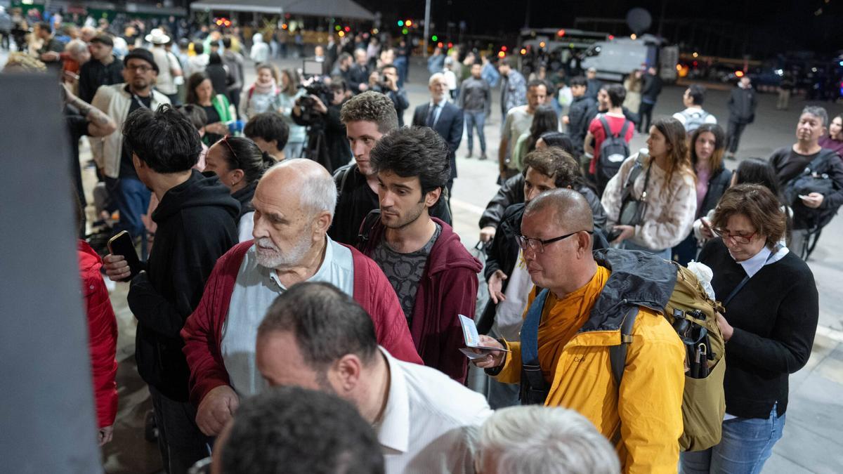 Barcelona sufre el gran apagón hasta la madrugada